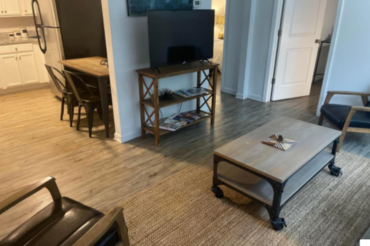 Special! 2 Queen Bedroom Minutes To Broadway! Apartment