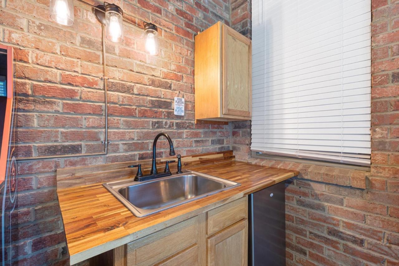 Apartment Brenda Lee History 2br Pool Hot Tub Nashville