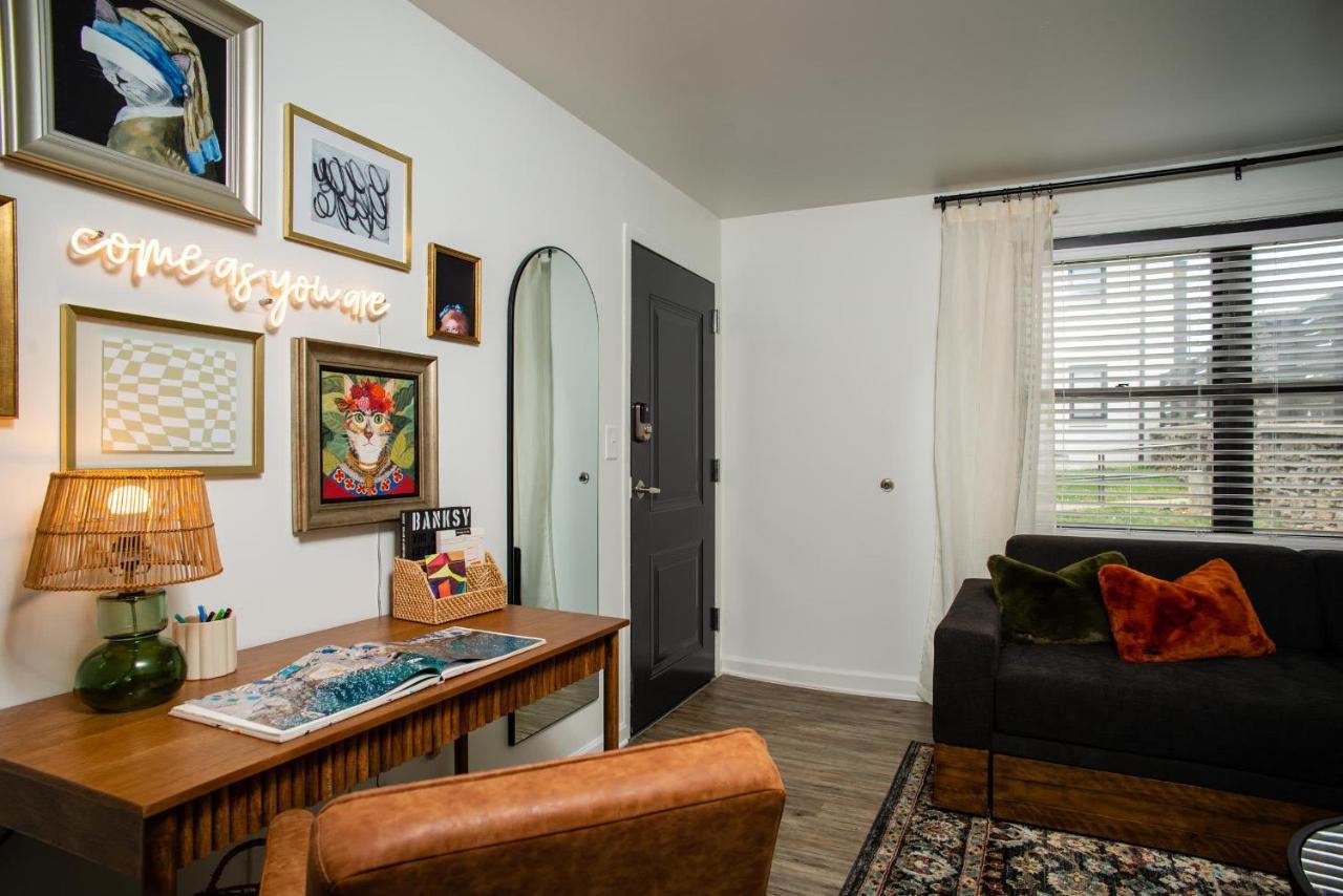 Abode - Marathon Village Near Downtown Apartment