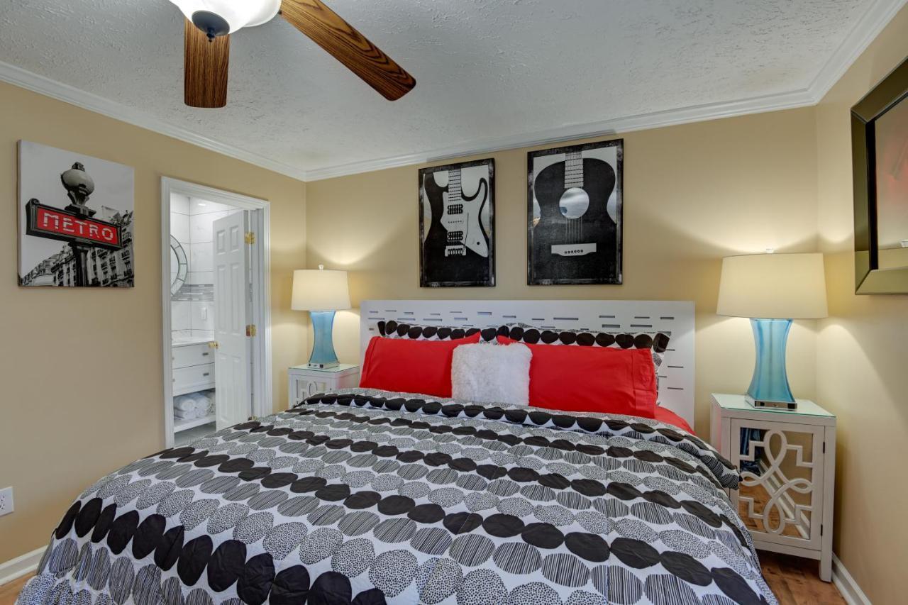 Charming Near Restaurants And Bars! Holiday home