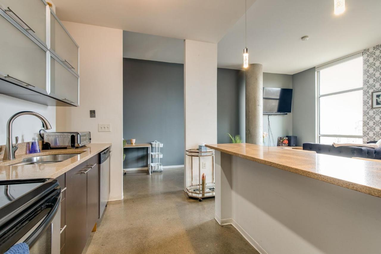 Longterm Just Across The River From Downtown- Fully Equipped For Long Term Holiday home Nashville