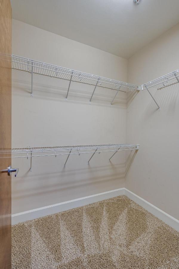 Historic Edgefield 2bd 2ba Loft Holiday home