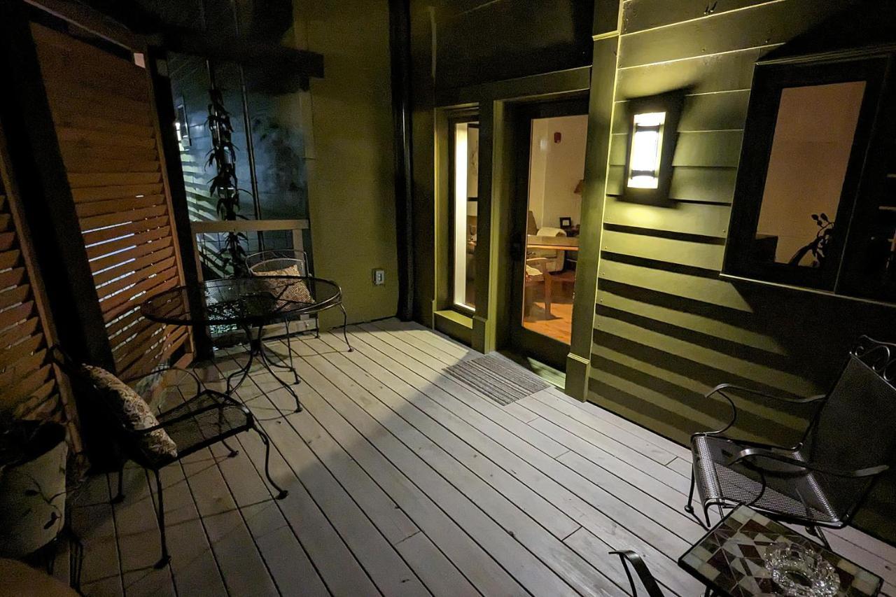 Westwood Shed In By Geodis Vanderbilt Belmont, 1 Accessible Apartment *