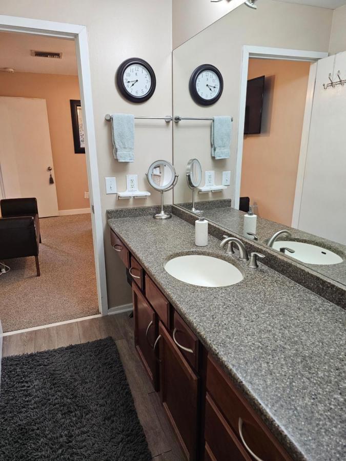 New Listing! Gorgeous Downtown Walk To On The River #3 Nashville