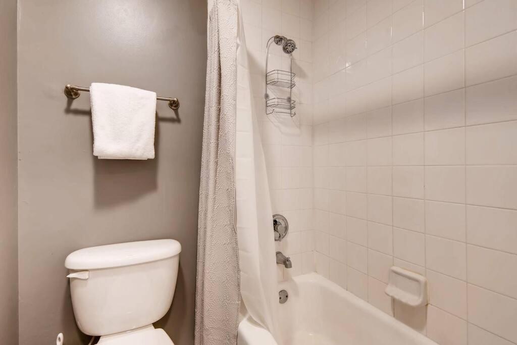 Aparthotel New Listing! Gorgeous Downtown Walk To On The River #3