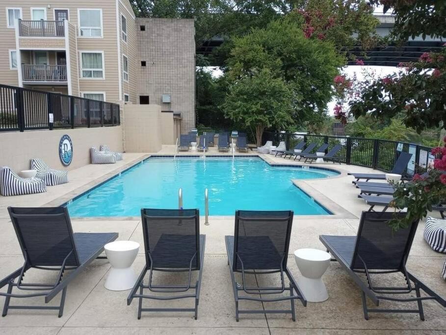 Aparthotel New Listing! Gorgeous Downtown Walk To On The River #3