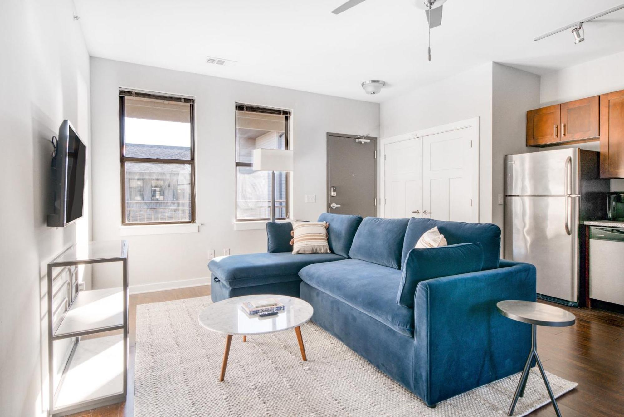 Cozysuites Music Row Bold 1br W Free Parking Apartment *
