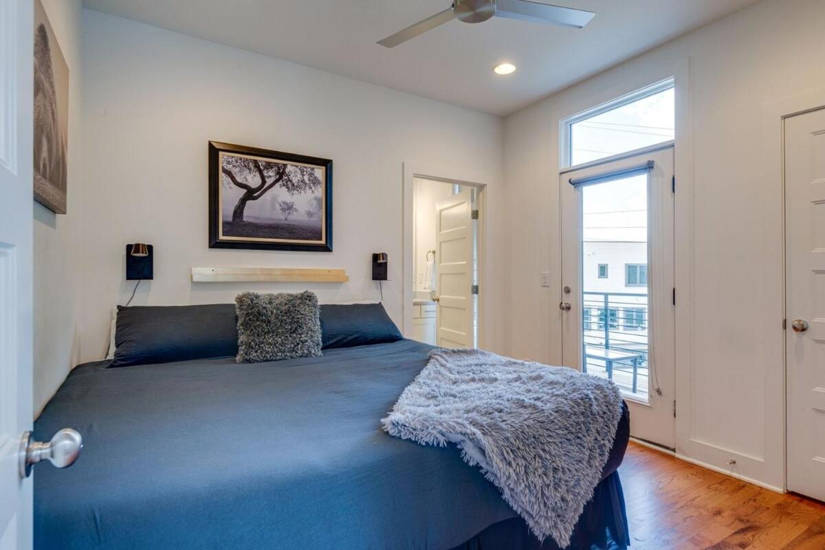 10 Percent Off New Downtown Sleeps 8 *