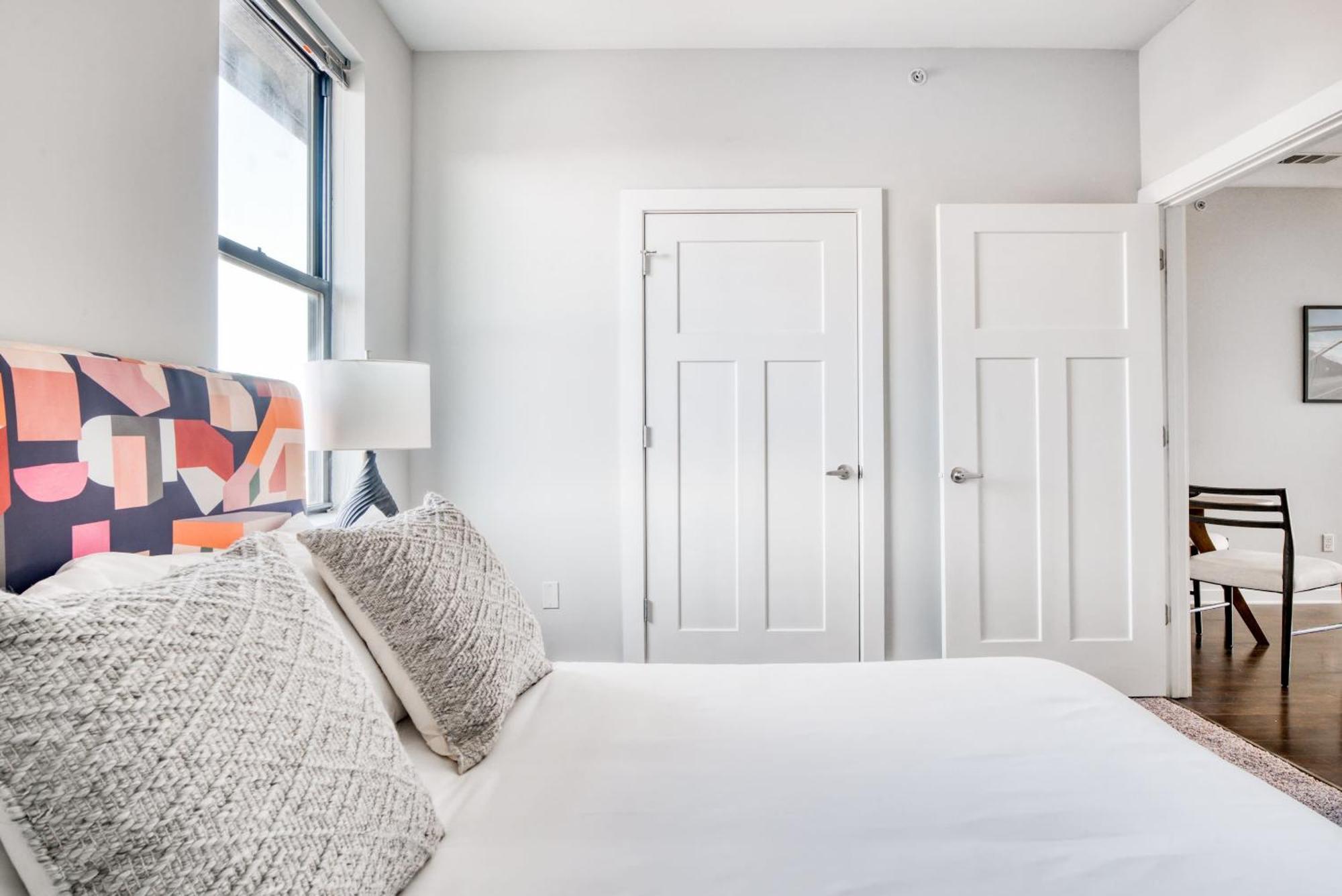 Cozysuites Music Row Bold 1br W Free Parking Apartment *
