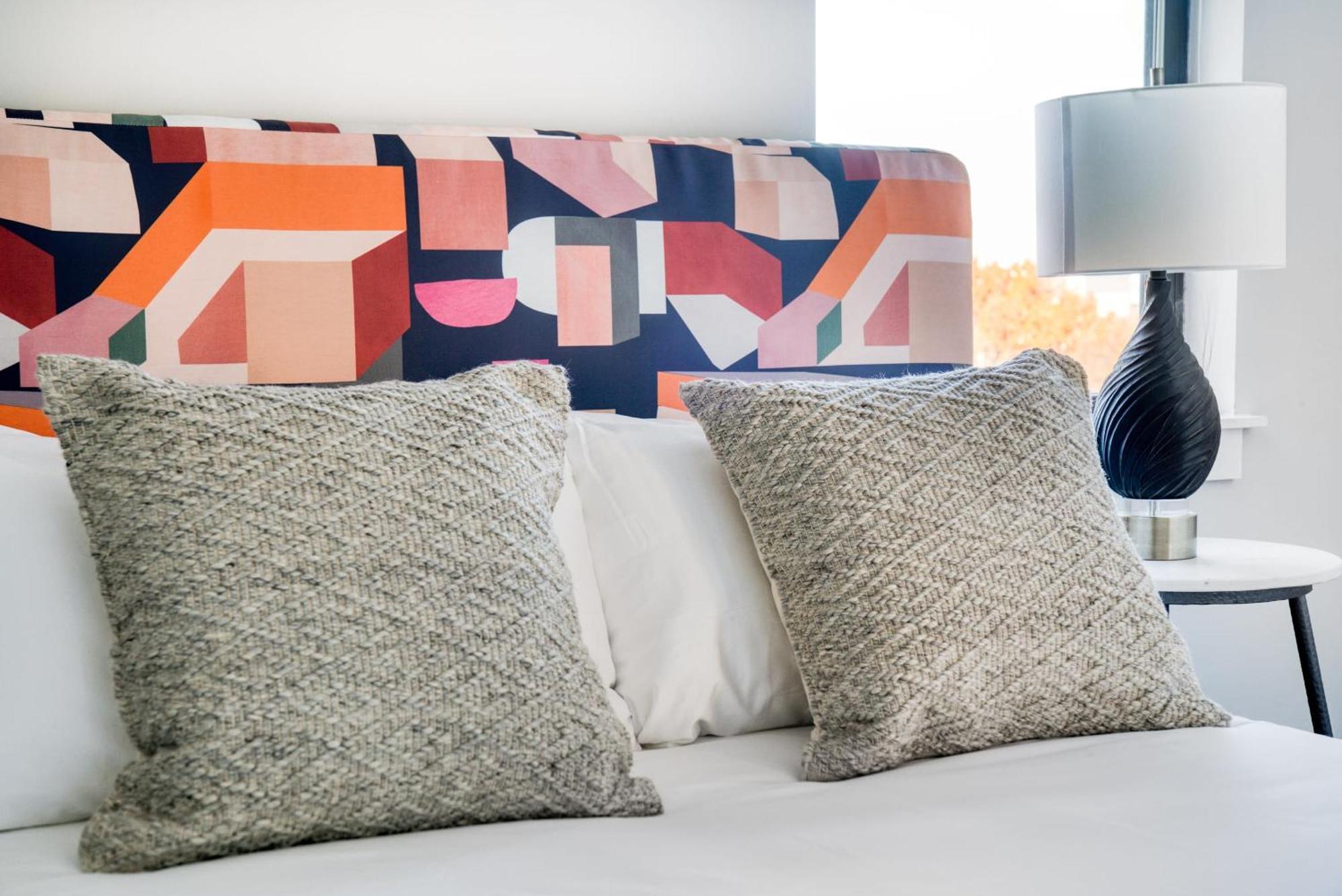 Cozysuites Music Row Bold 1br W Free Parking Apartment Nashville