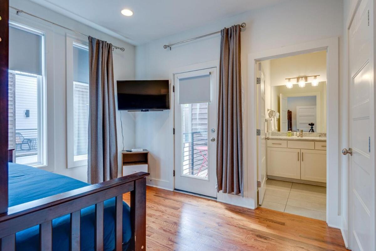 Holiday home 10 Percent Off New Downtown Sleeps 8 Nashville