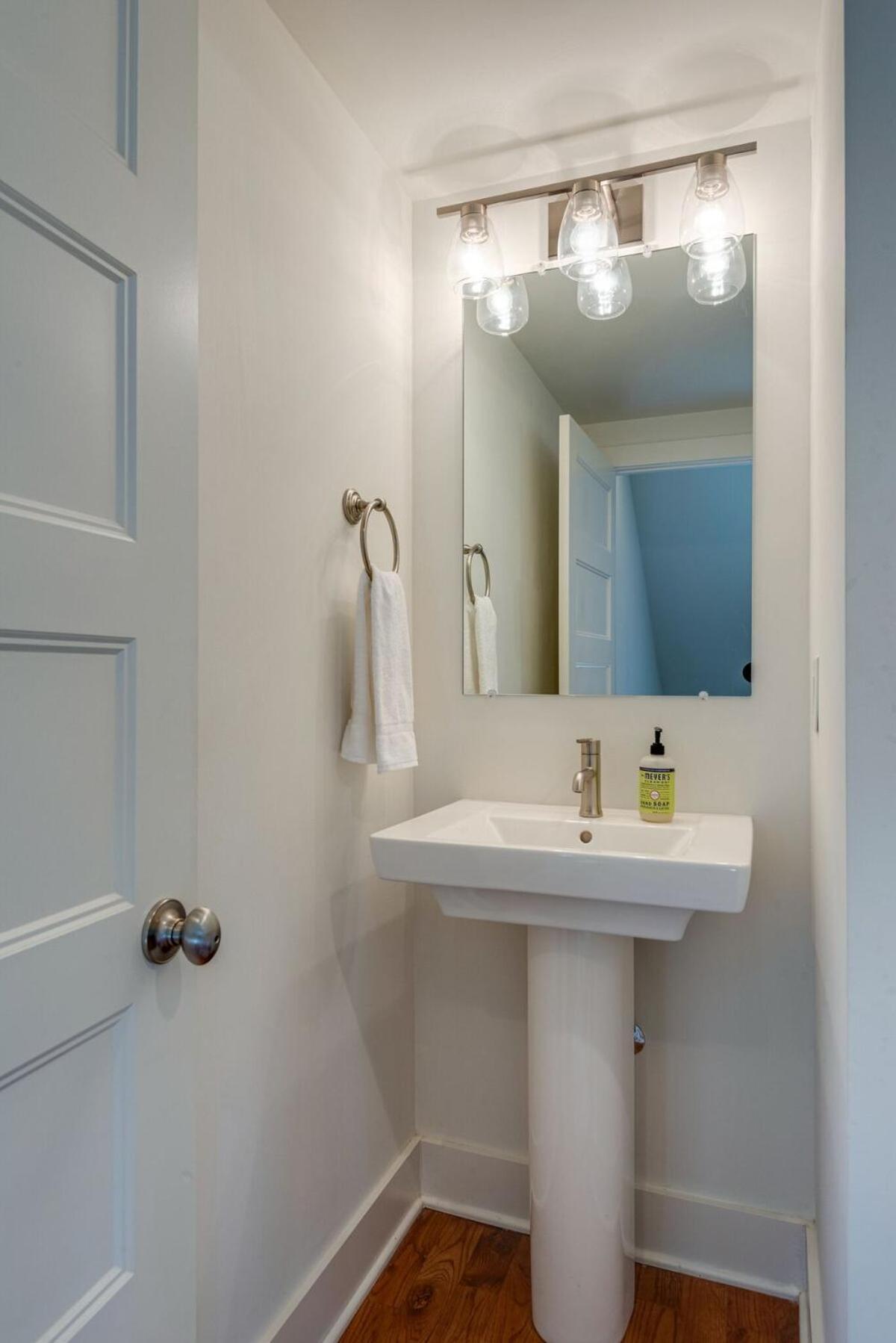 Holiday home 10 Percent Off New Downtown Sleeps 8