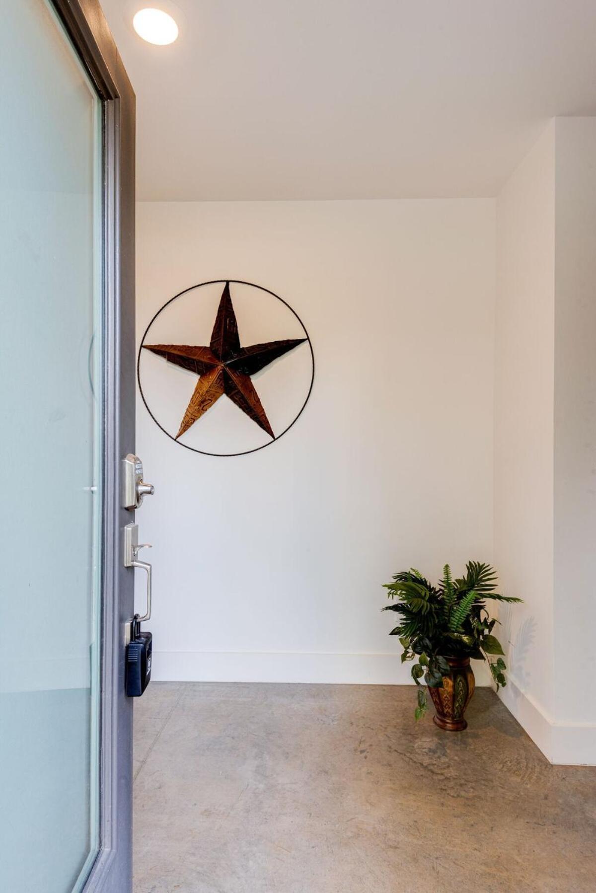 10 Percent Off New Downtown Sleeps 8