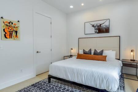 Holiday home Luxurious Retreat With Rooftop *