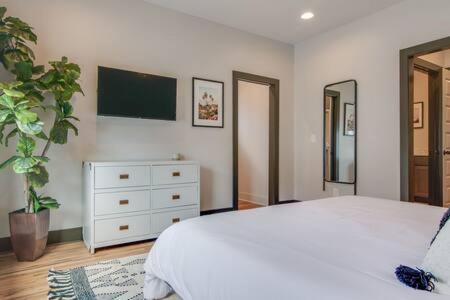 Comfy East For 10 *