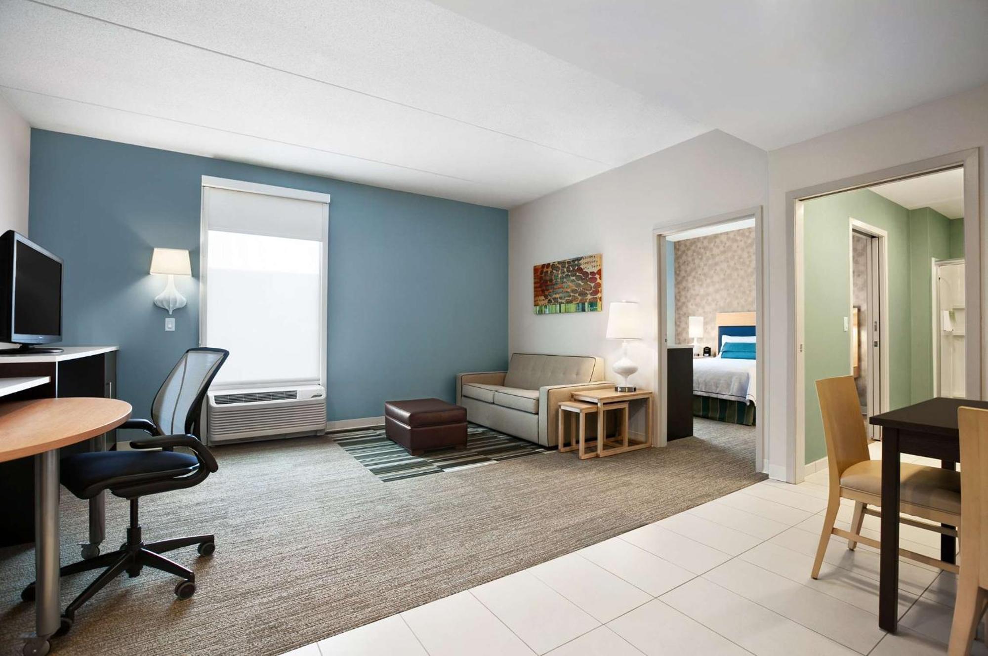 Hotel Home2 Airport 3*