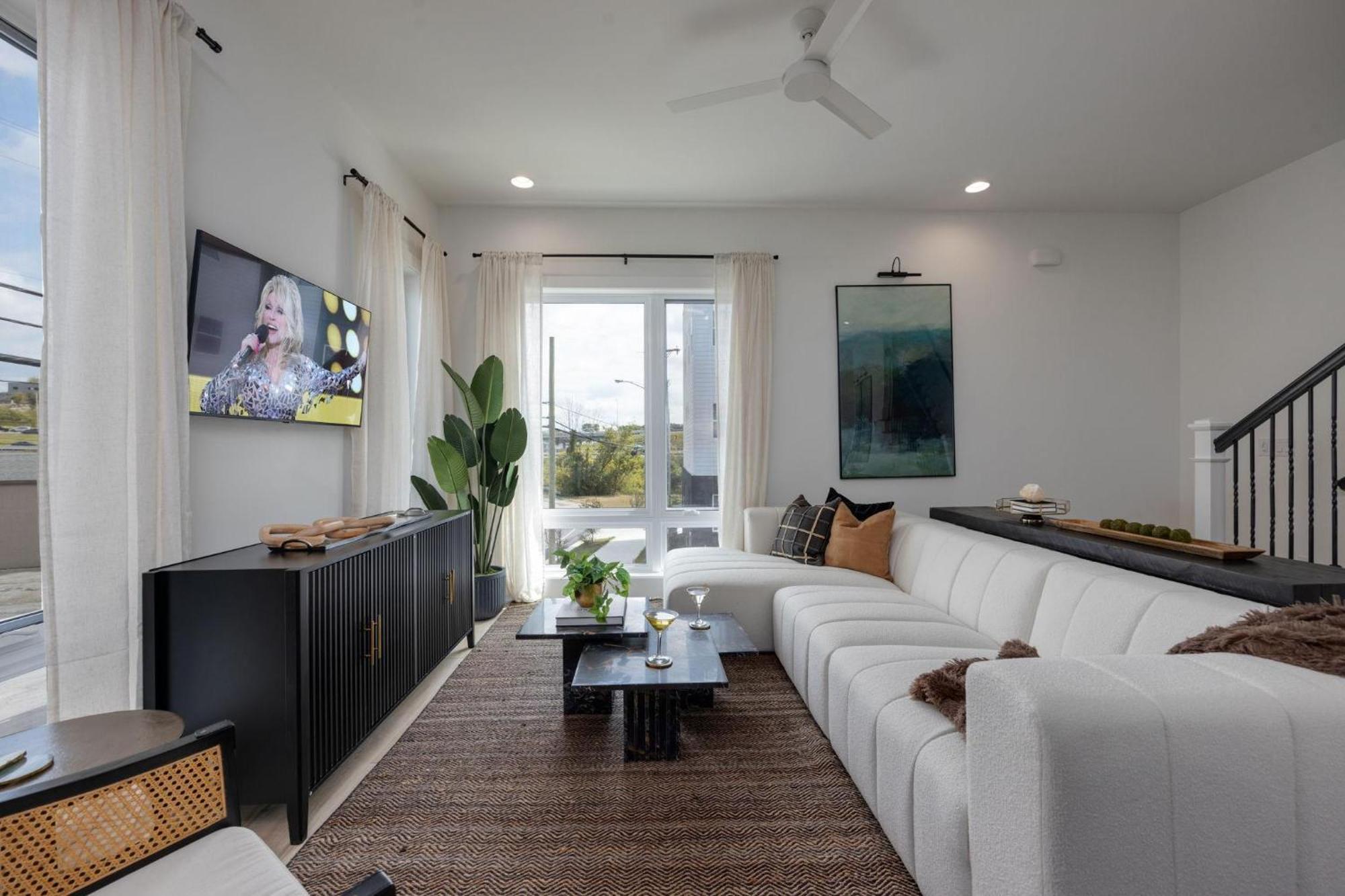 Holiday home - 1400 Napoleon St. *