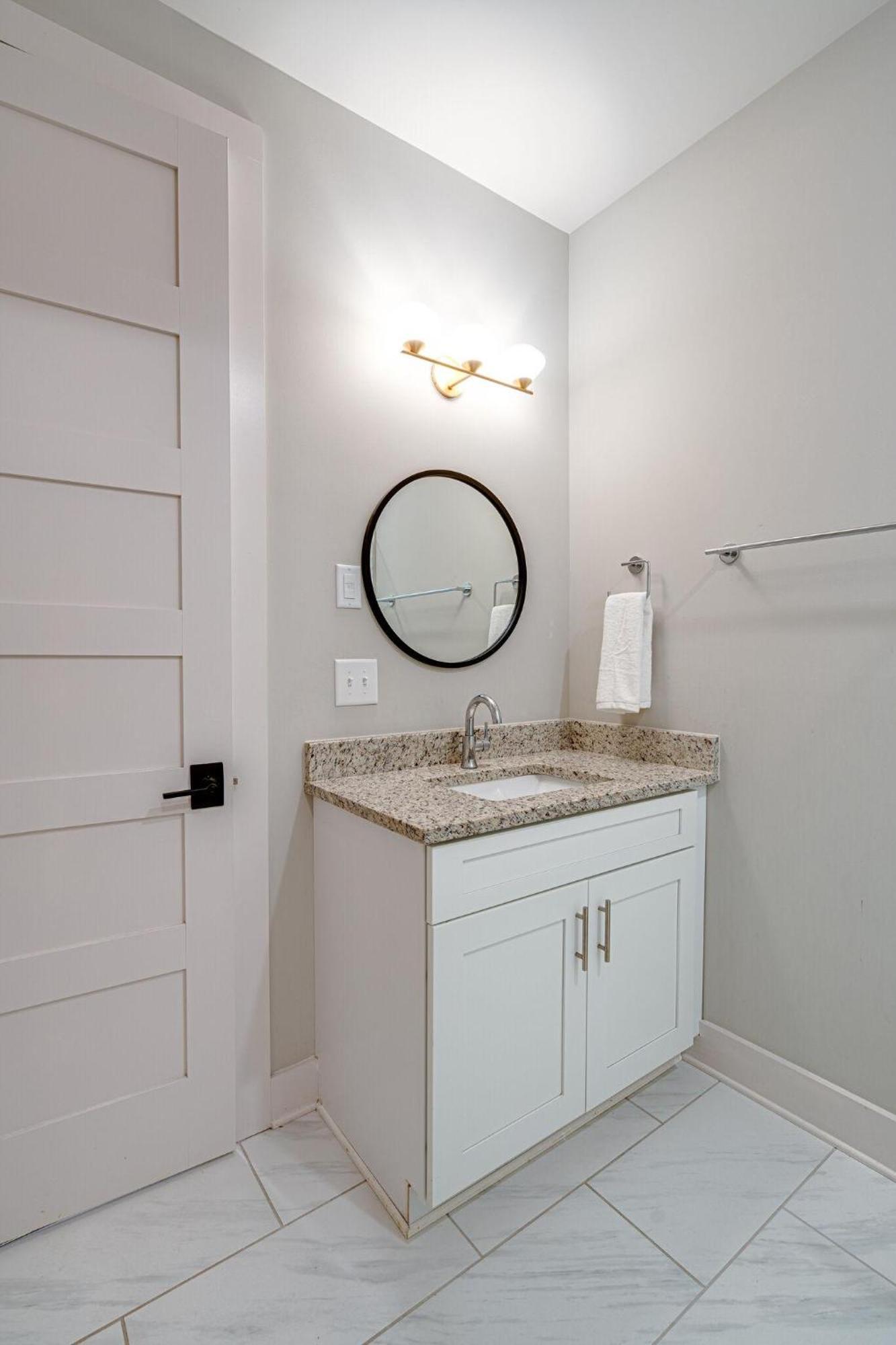 Holiday home Mesmerize Melrose - 5 Mins To Broadway - Rooftop Deck Nashville