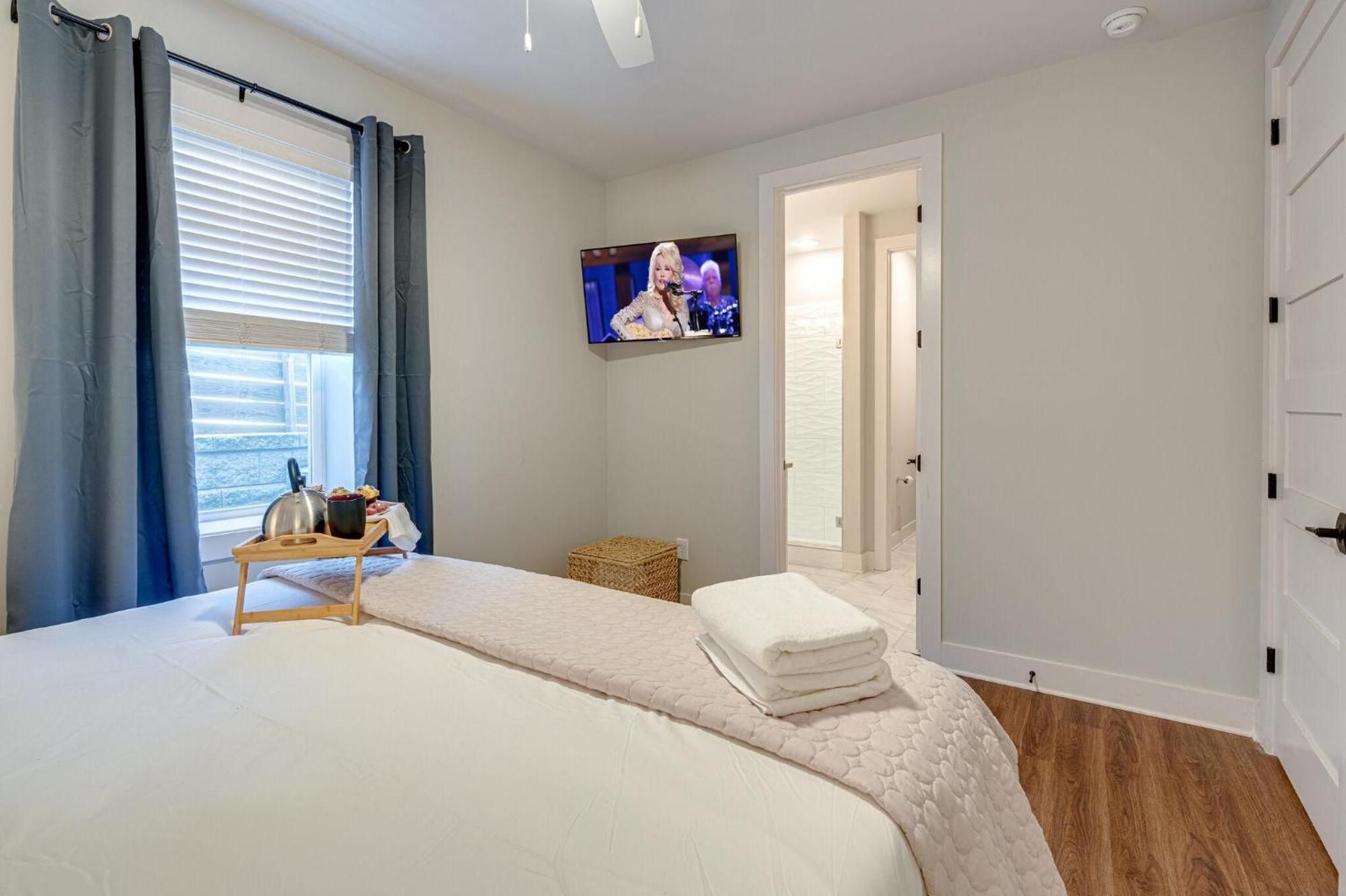 Holiday home Mesmerize Melrose - 5 Mins To Broadway - Rooftop Deck *