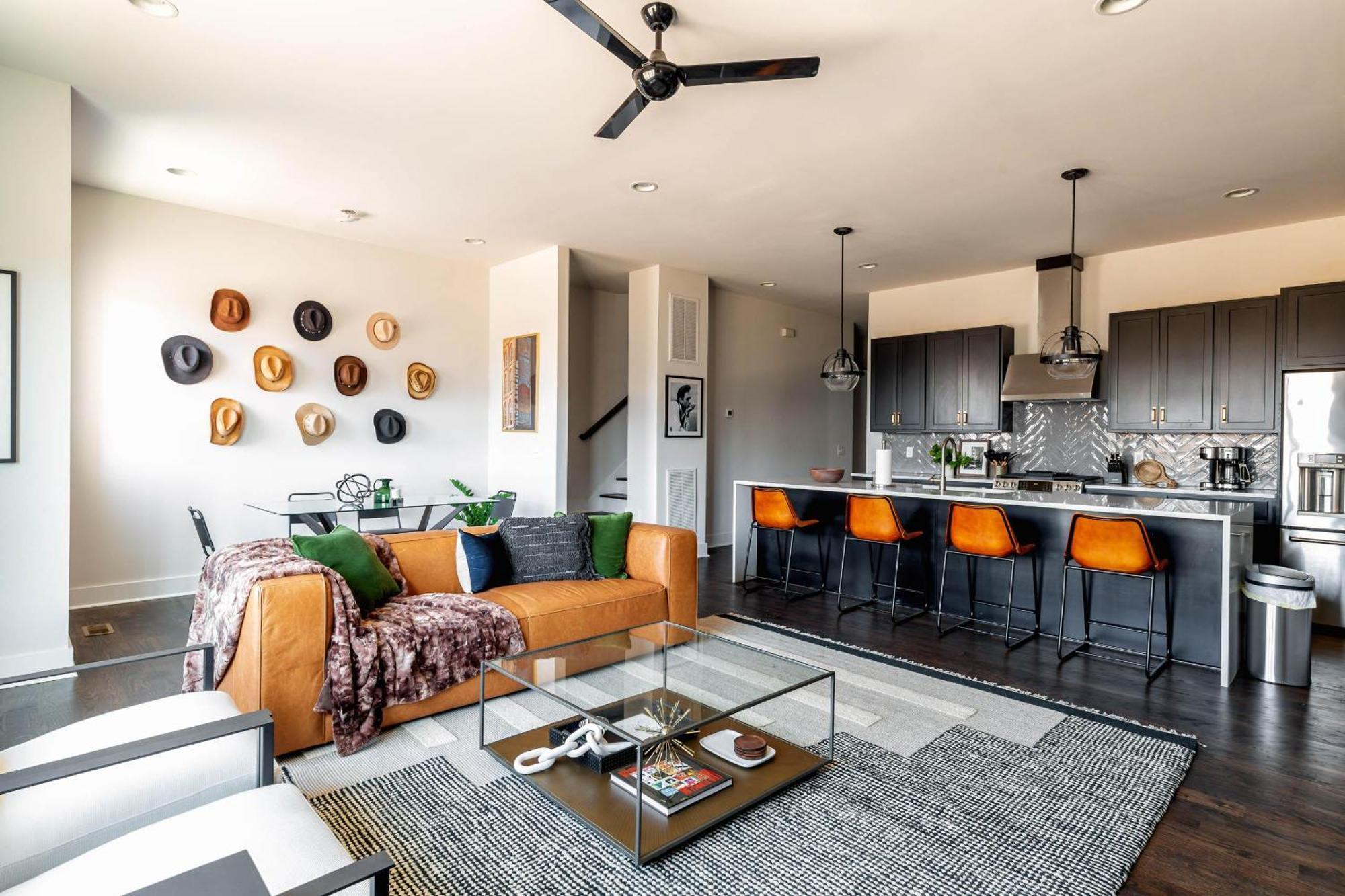 Holiday home Luxe-cowboy Country-patio Hot Tub-downtown Living *