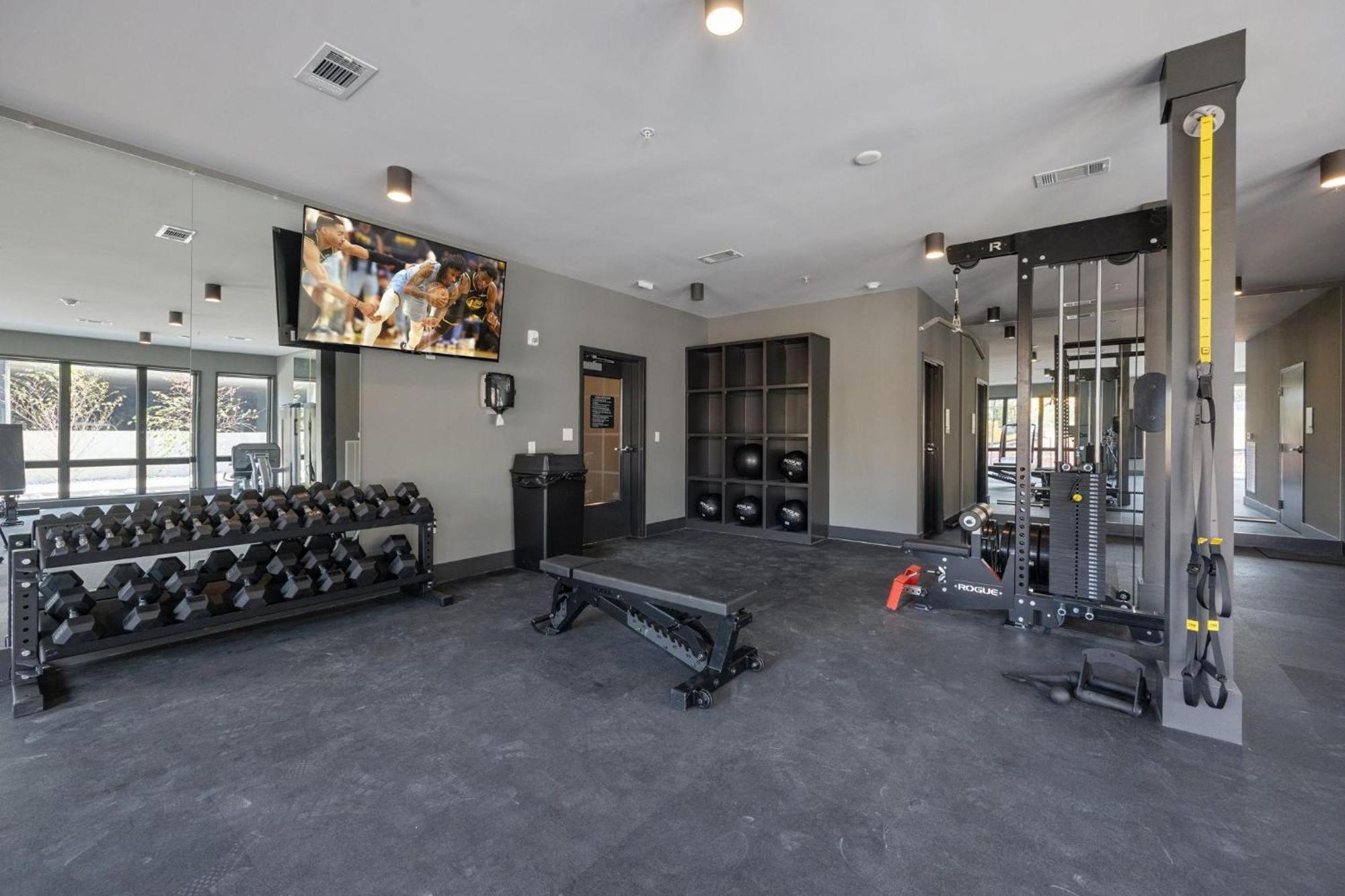 Holiday home Bourbon Street Blues-odyssey-pool&gym-mins 2 Broadway