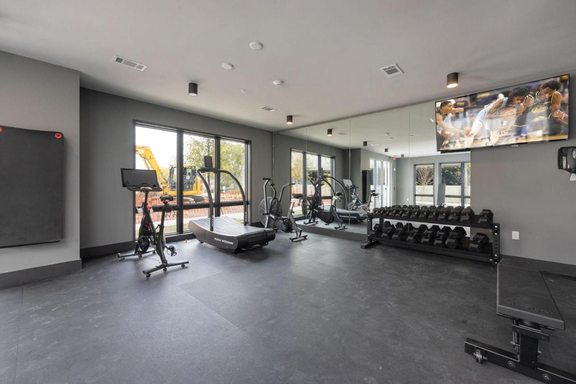 Bourbon Street Blues-odyssey-pool&gym-mins 2 Broadway * Nashville
