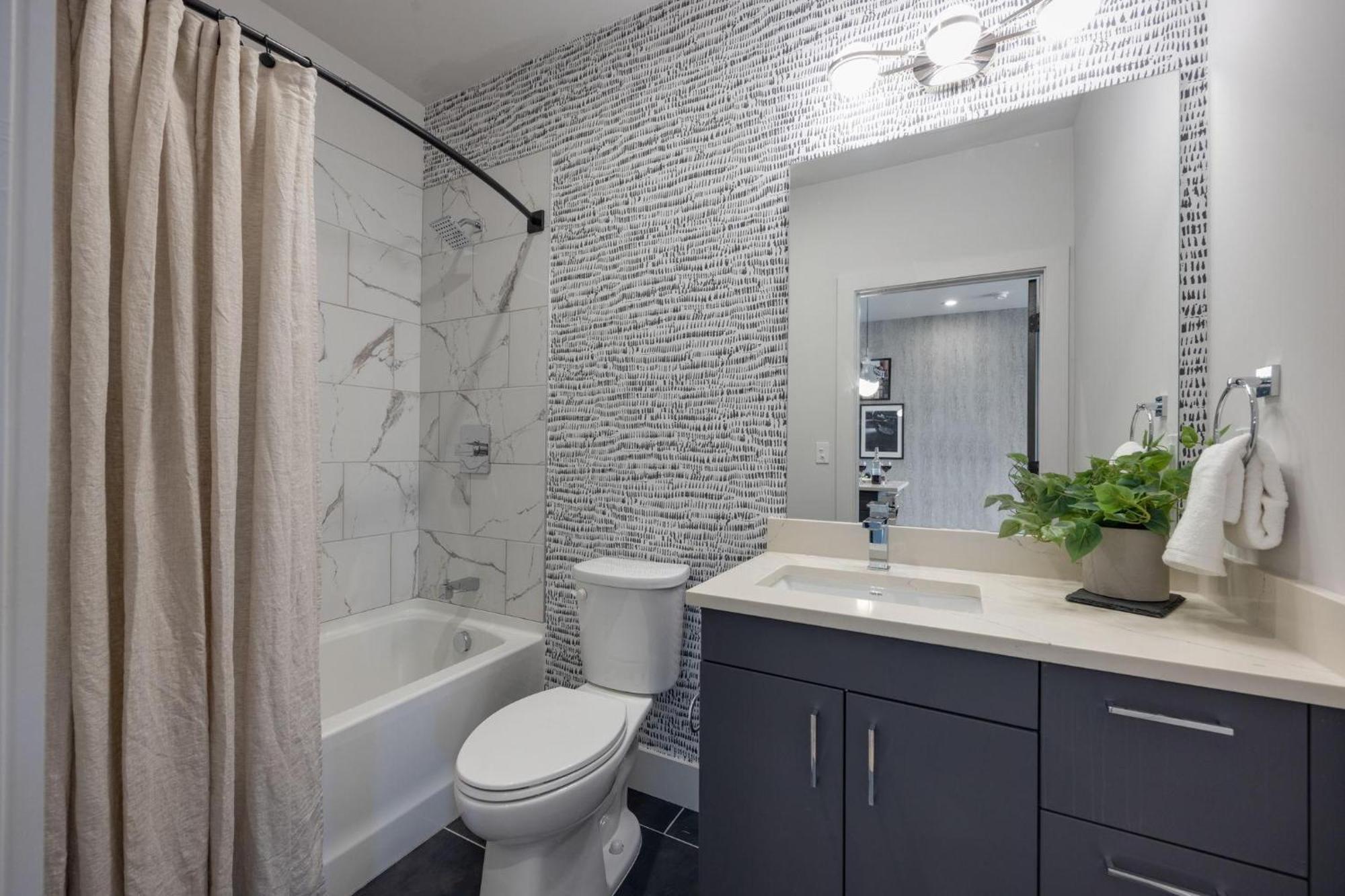 Holiday home Bourbon Street Blues-odyssey-pool&gym-mins 2 Broadway