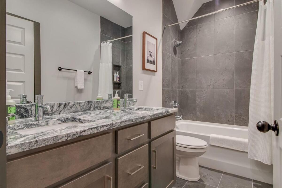 Luxe Twin Homes In The Heart Of Everything In East Nash * Nashville