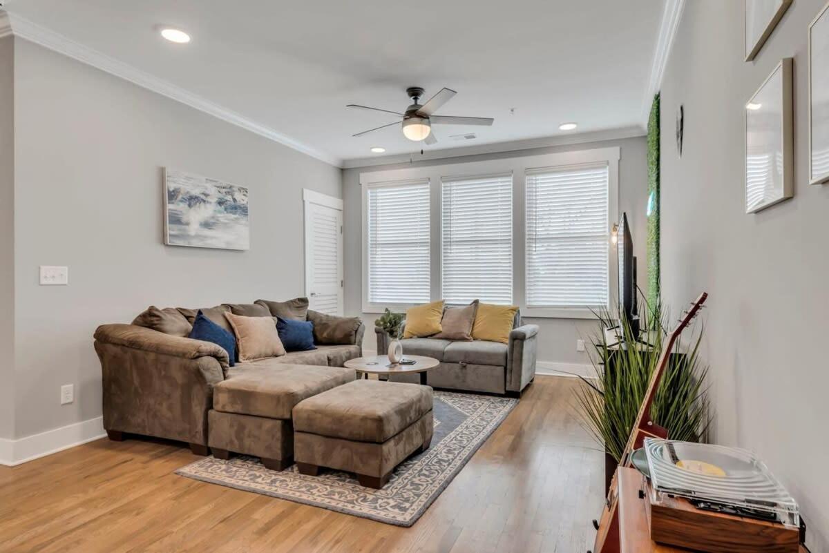 Modern Nations - Walkable - 5 Mi Downtown