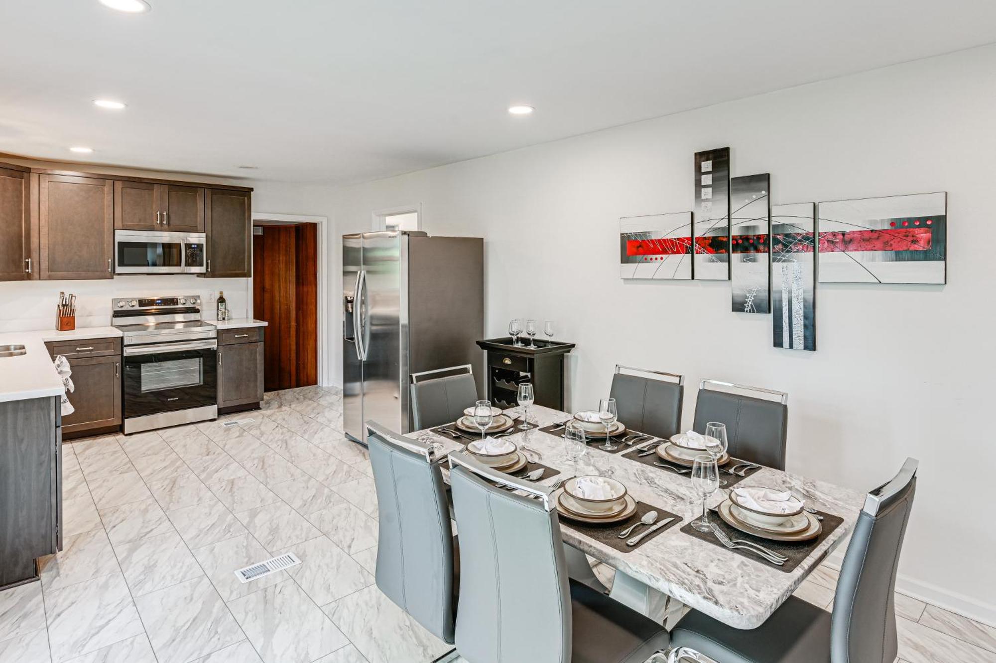 Family-friendly Less Than 5 Mi To Downtown Holiday home *