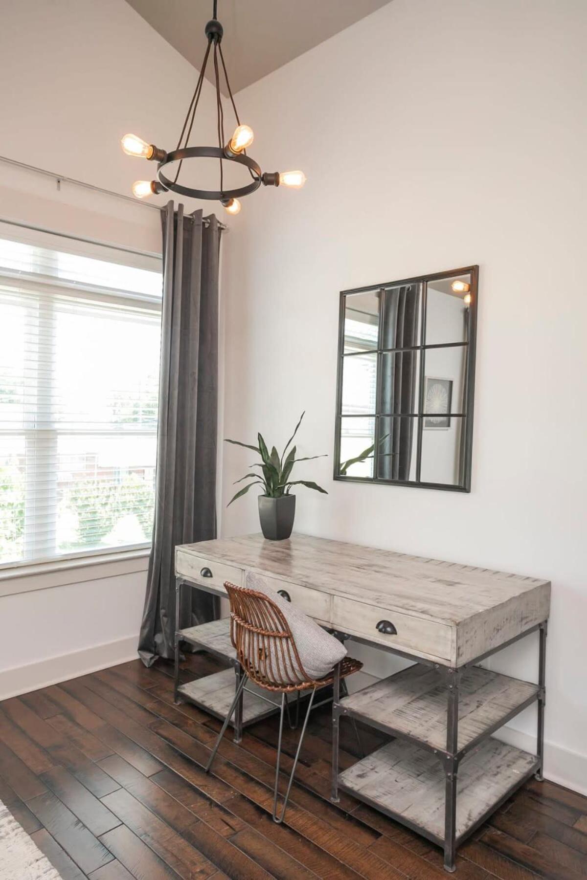 Spacious W Bar & Pool Table & Garage Near Belmont * Nashville
