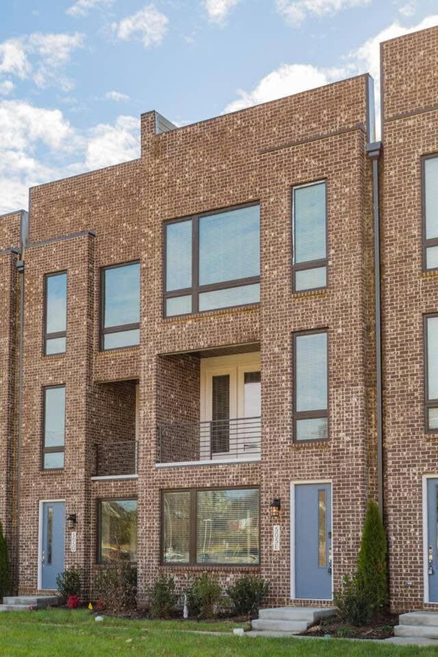 2 5 Miles To Dwntn 3 King Beds - Garage Parking Holiday home Nashville