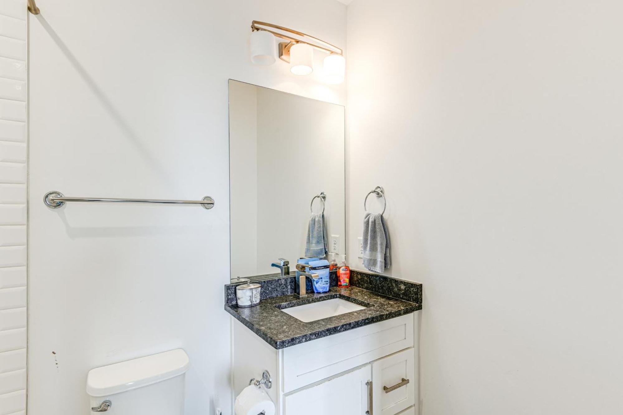 Holiday home Bright Townhome About 5 Mi To Downtown!