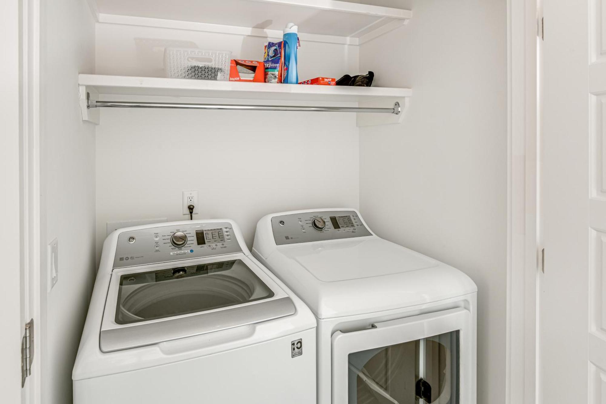 Bright Townhome About 5 Mi To Downtown! Holiday home