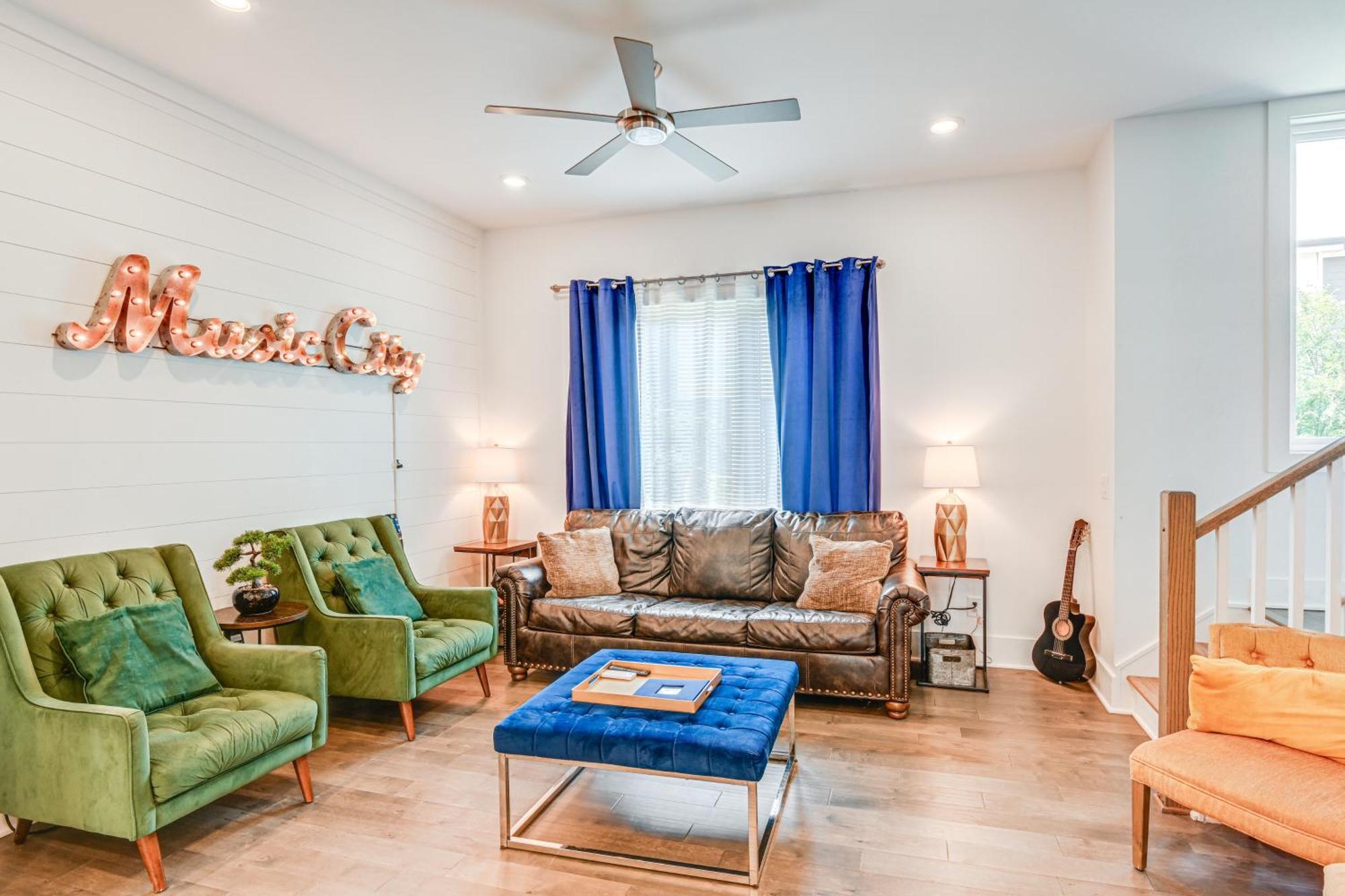 Bright Townhome About 5 Mi To Downtown! *