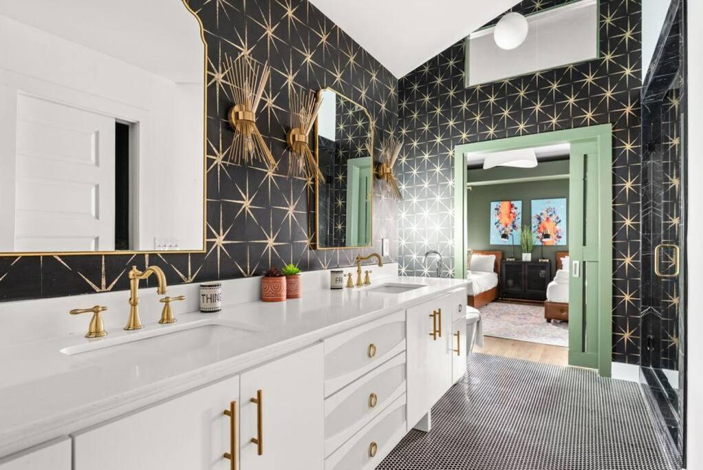 Modern Townhouse Near Vandy And Parthenon Holiday home Nashville