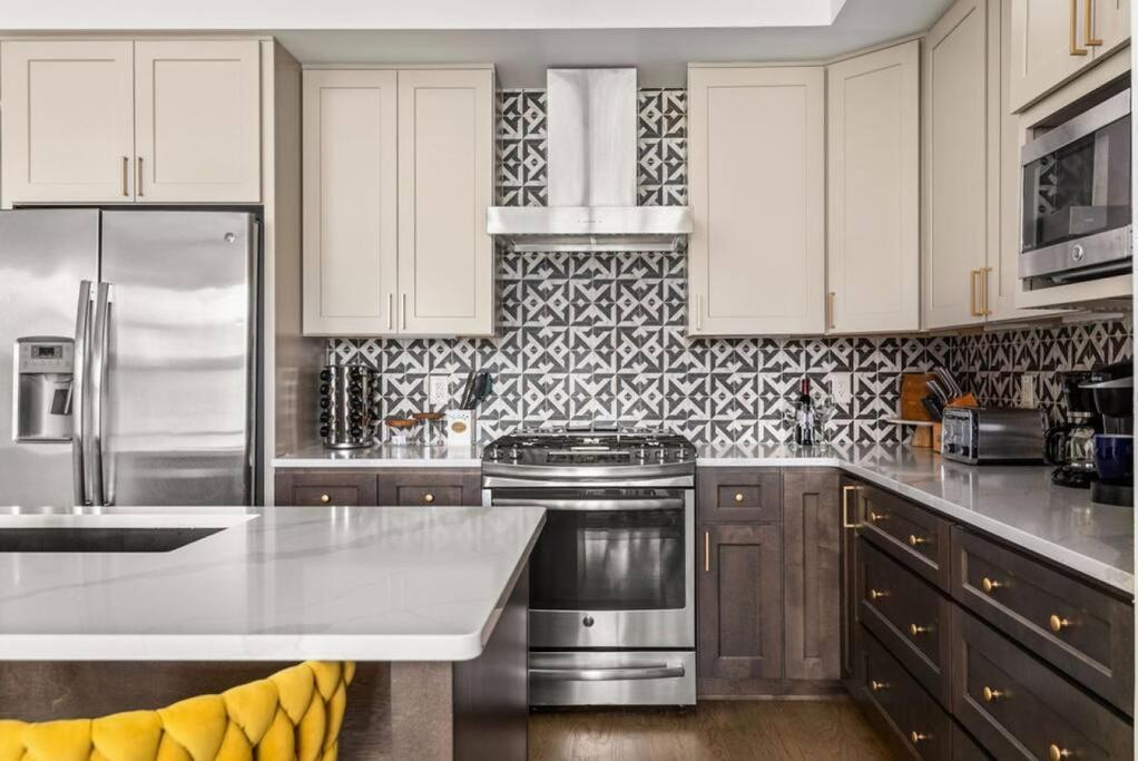 Holiday home Modern Townhouse Near Vandy And Parthenon *