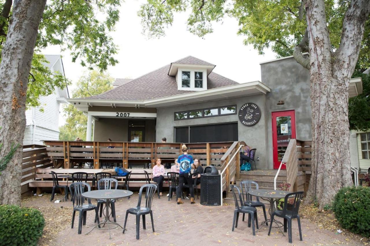 Patio Firepit Garage Walk To Coffee Restaurants 12 South And Belmont Holiday home *