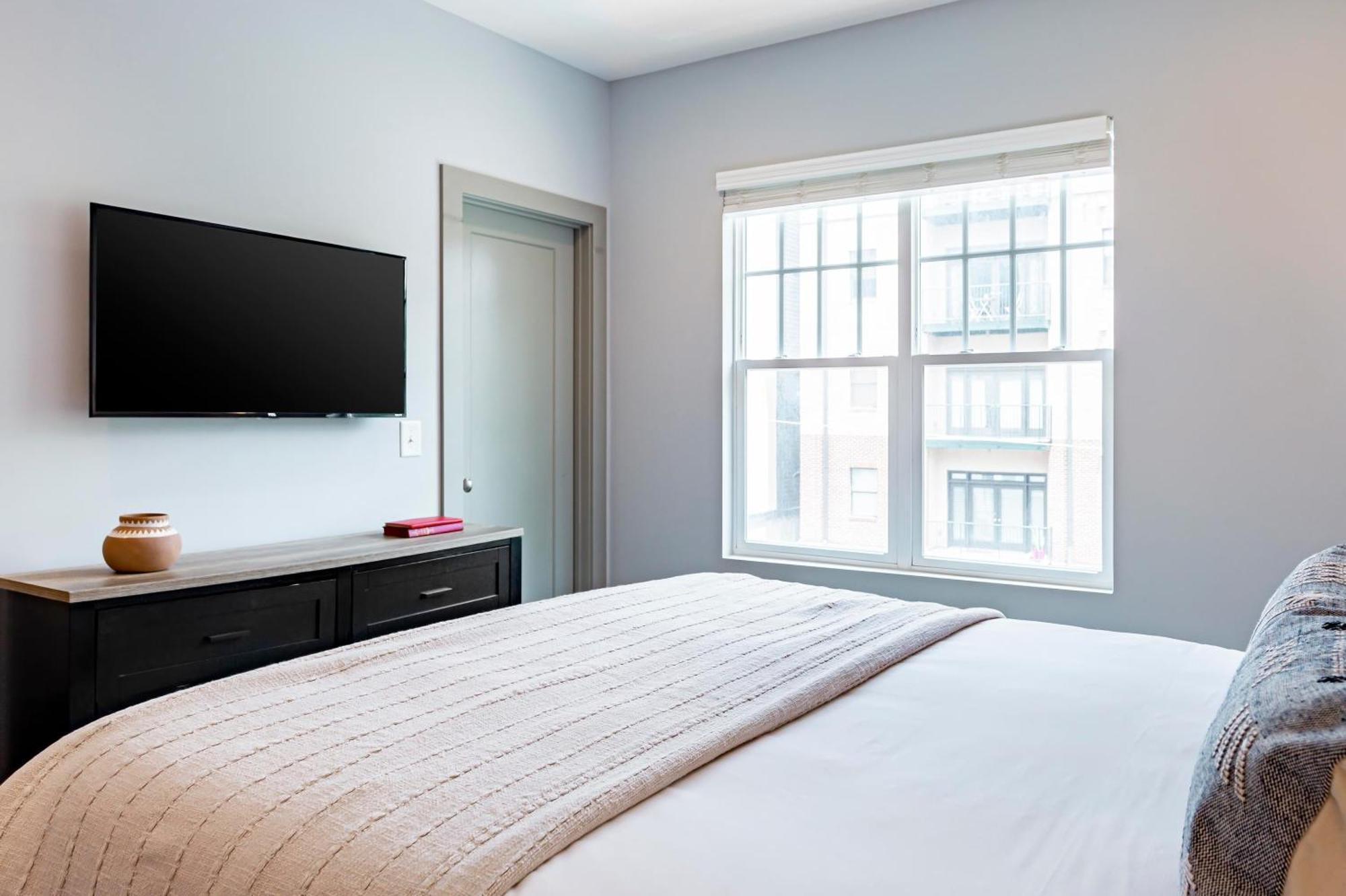 Holiday home Waverly By Avantstay Nashville-inspired Townhome W Luxury Kitchen Pool Table Nashville