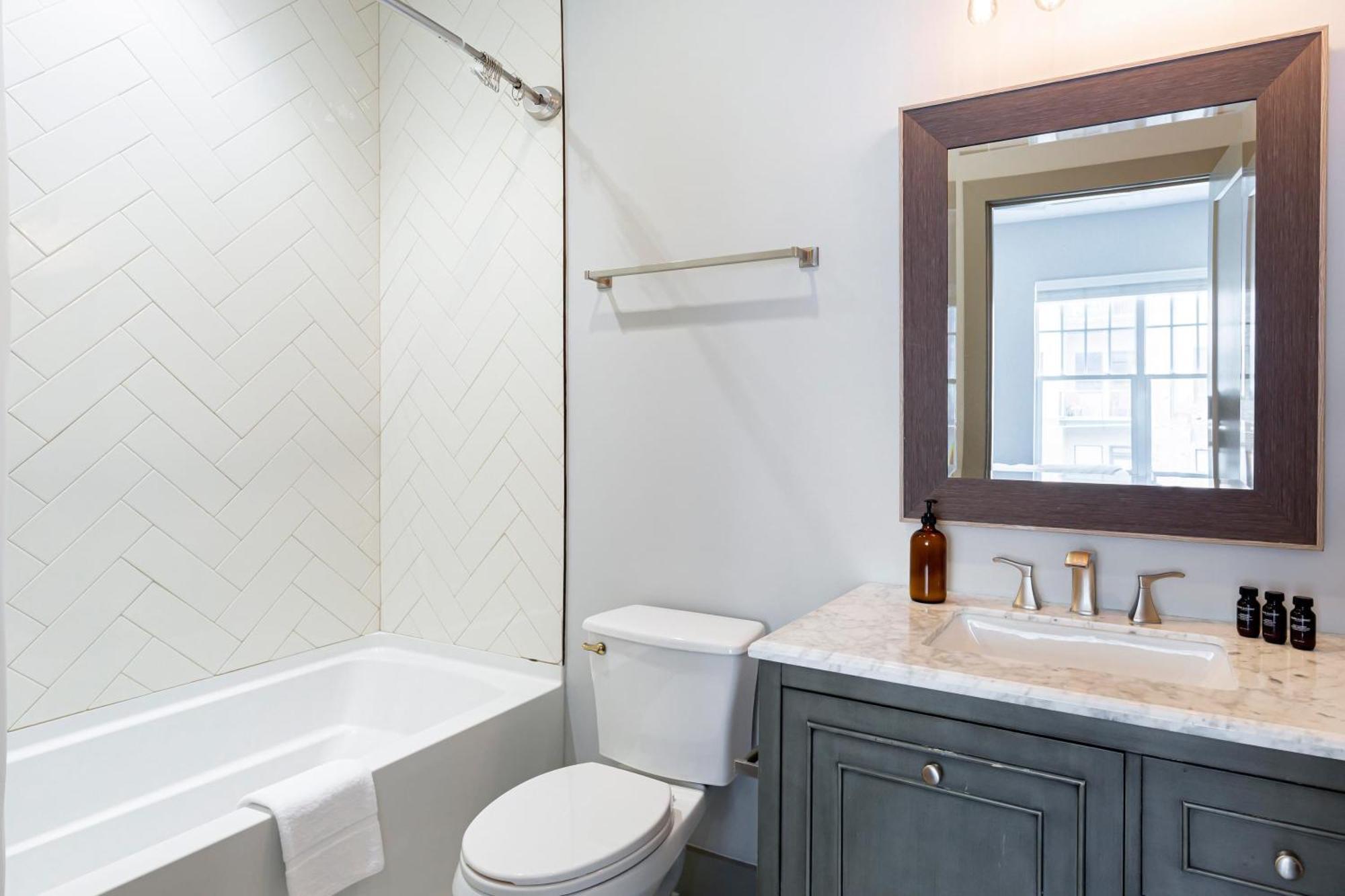 Waverly By Avantstay Nashville-inspired Townhome W Luxury Kitchen Pool Table * Nashville