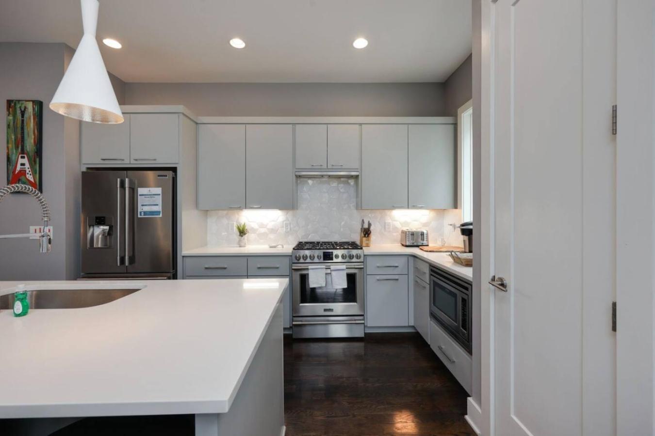 Southside Extraordinaire Walk To Gulch Lux Four Bedroom Holiday home
