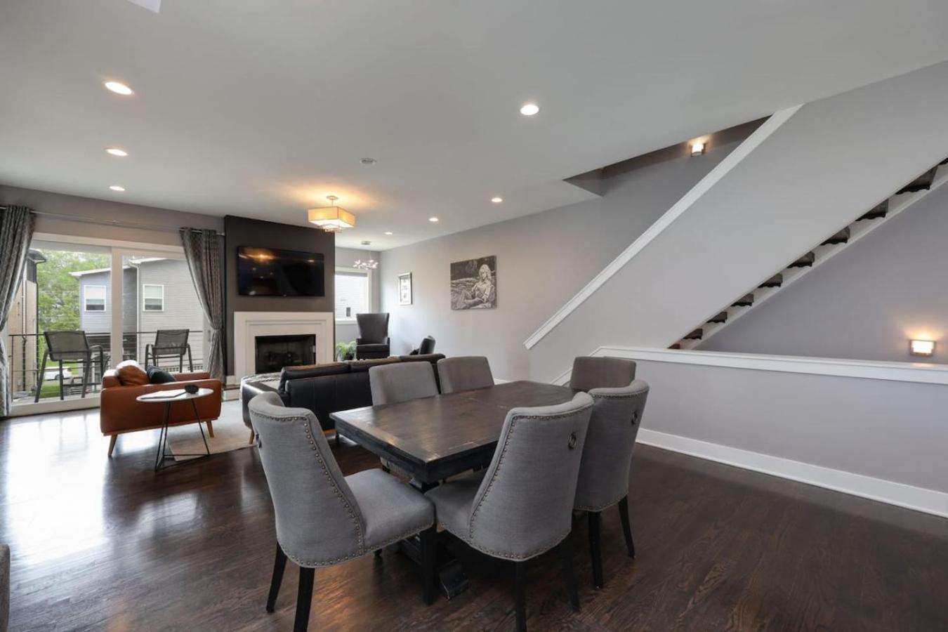 Southside Extraordinaire Walk To Gulch Lux Four Bedroom Holiday home *
