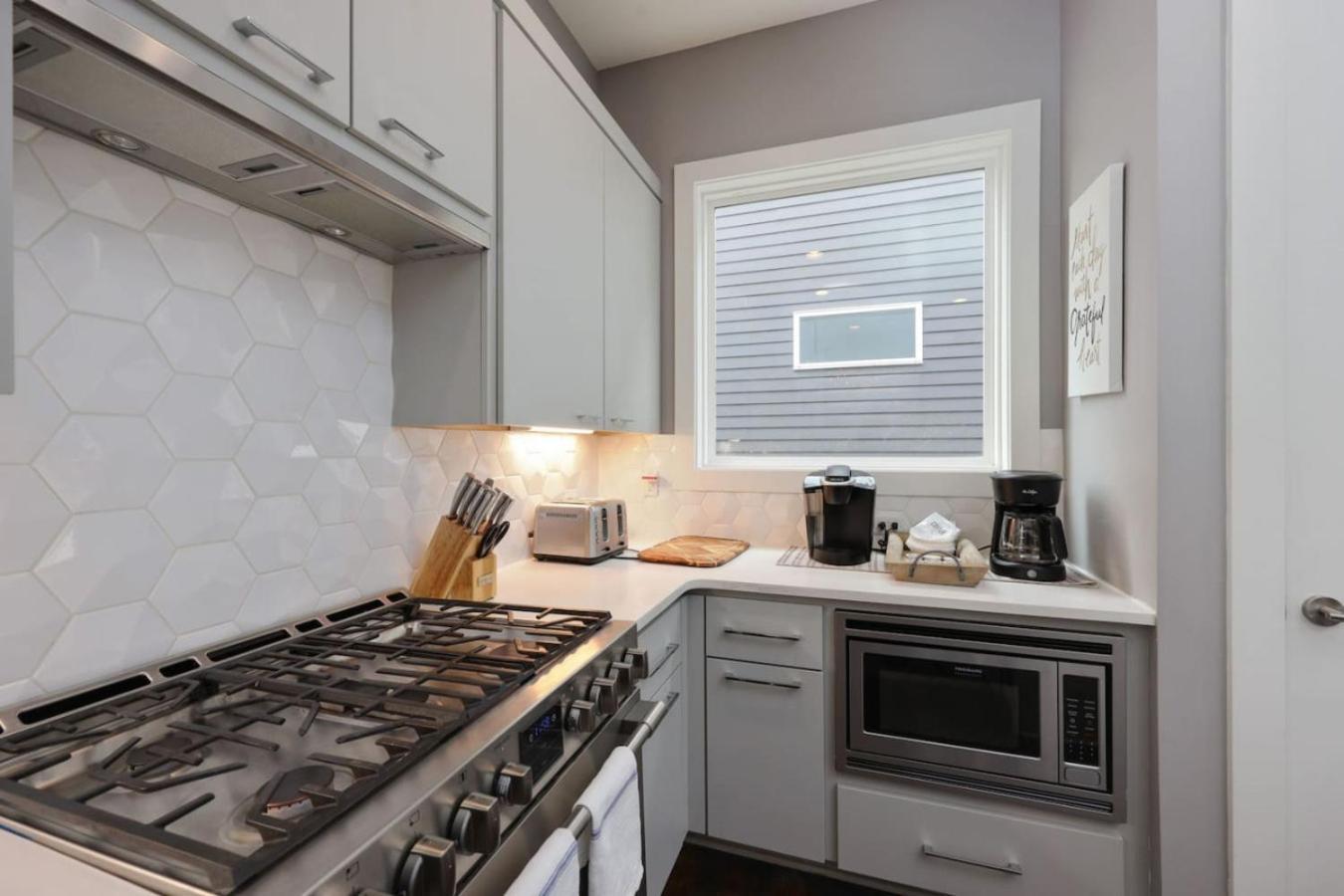 Southside Extraordinaire Walk To Gulch Lux Four Bedroom * Nashville
