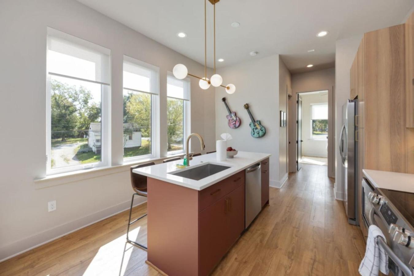 Music Four Bedrooms Four Bathrooms Stunning Rooftop Holiday home *