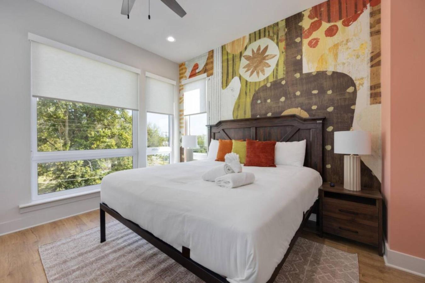 Music Four Bedrooms Four Bathrooms Stunning Rooftop Holiday home
