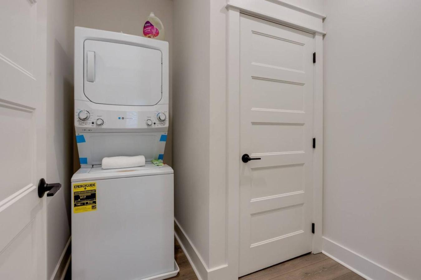 Holiday home Premier Townhome East Minutes Downtown Nashville