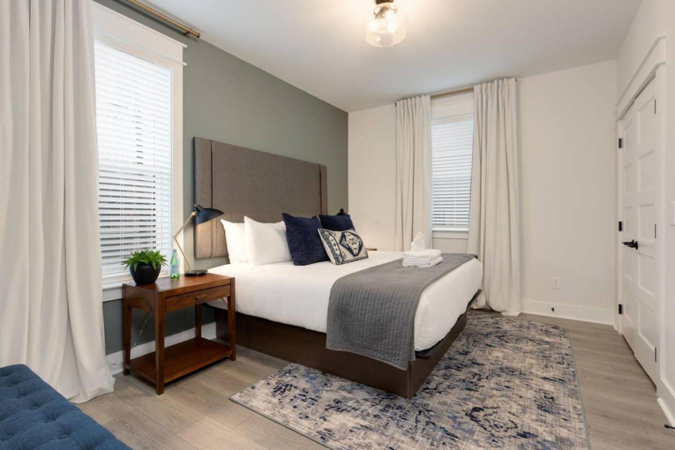 Premier Townhome East Minutes Downtown *
