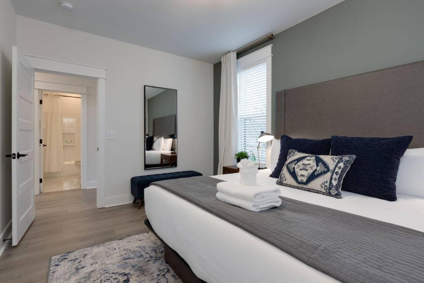 Holiday home Premier Townhome East Minutes Downtown Nashville