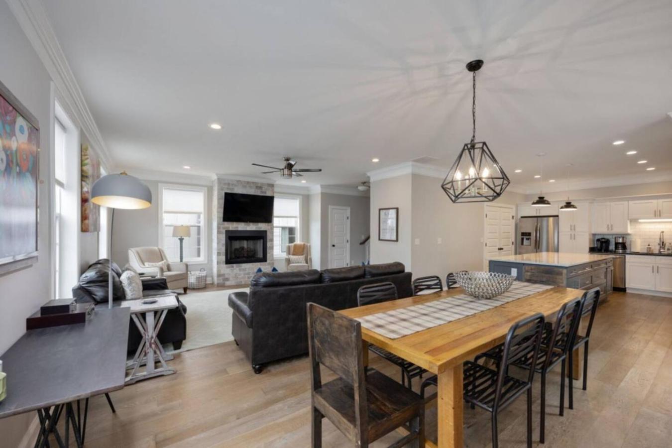 The Americana 4 Bedroom 3.5 Bath Luxury Holiday home Nashville