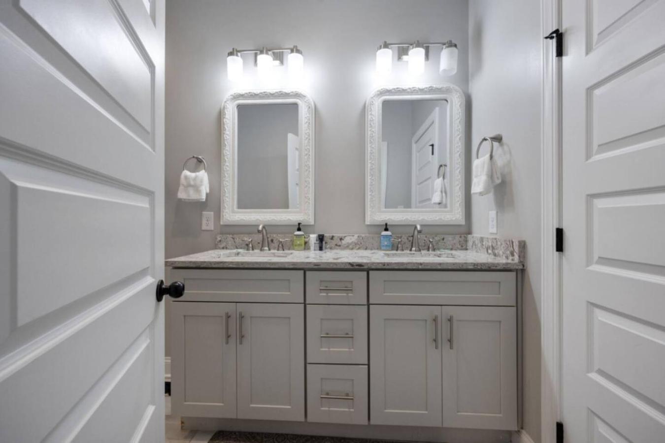 Holiday home The Americana 4 Bedroom 3.5 Bath Luxury *